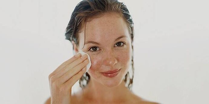 apply oil on face to rejuvenate